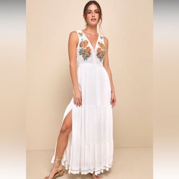 Lulu's XXS Maxi Dress White Embroidered Floral Vacation Cottage Coastal Boho - Picture 14 of 14
